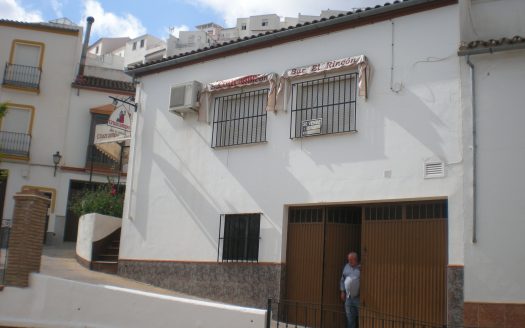 CASA Y LOCAL EN VENTA